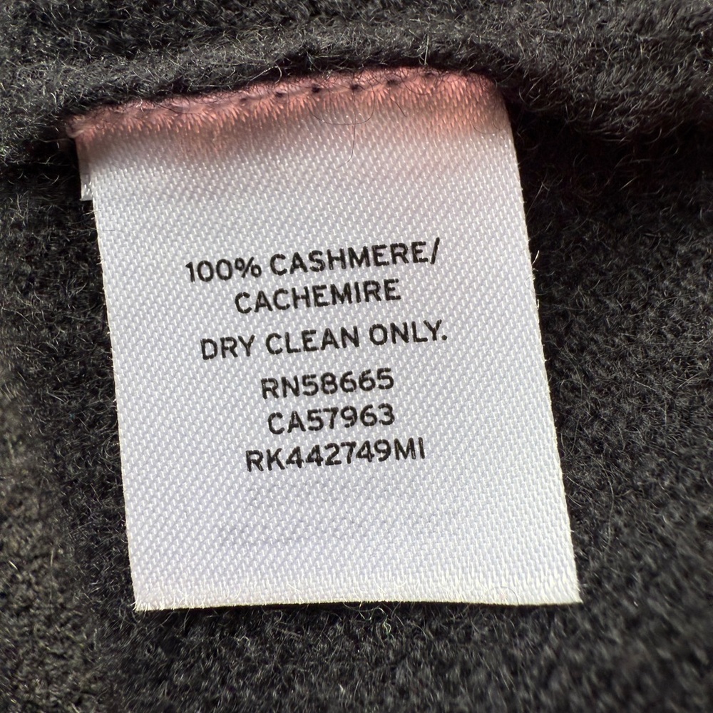 14th & Union Basic Black Cashmere Turtleneck, Med - image 8